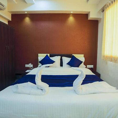 Hotel Swell Ahmedabad Exterior photo