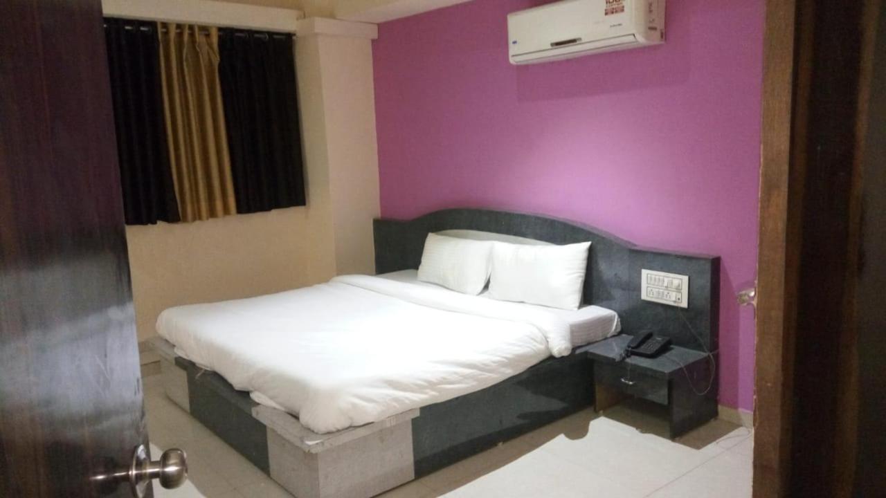 Hotel Swell Ahmedabad Exterior photo