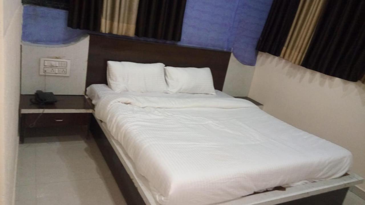 Hotel Swell Ahmedabad Exterior photo