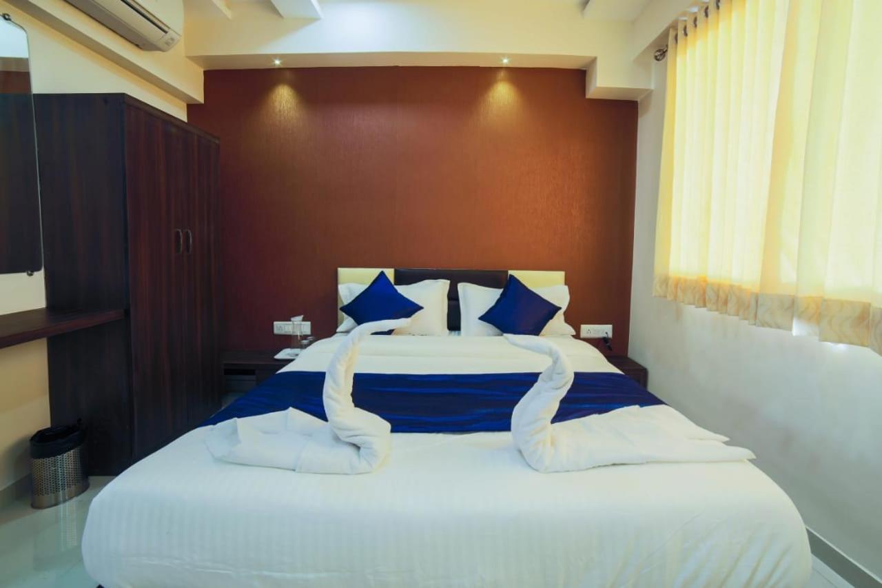 Hotel Swell Ahmedabad Exterior photo